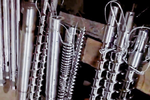 塑料擠出機機筒螺桿實拍照片1